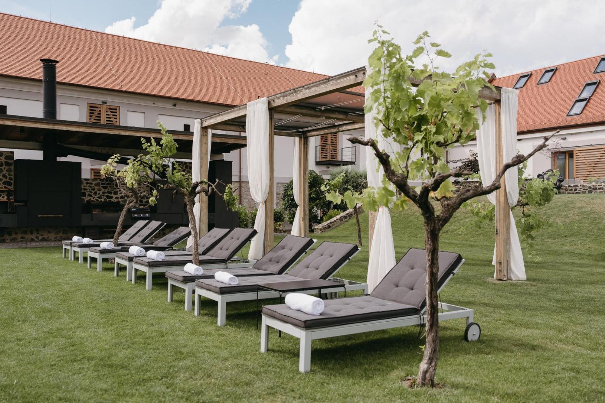 Oblik Resort Louny Eksteriør bilde
